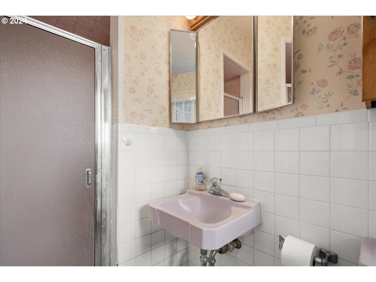 4901 NW WASHINGTON ST