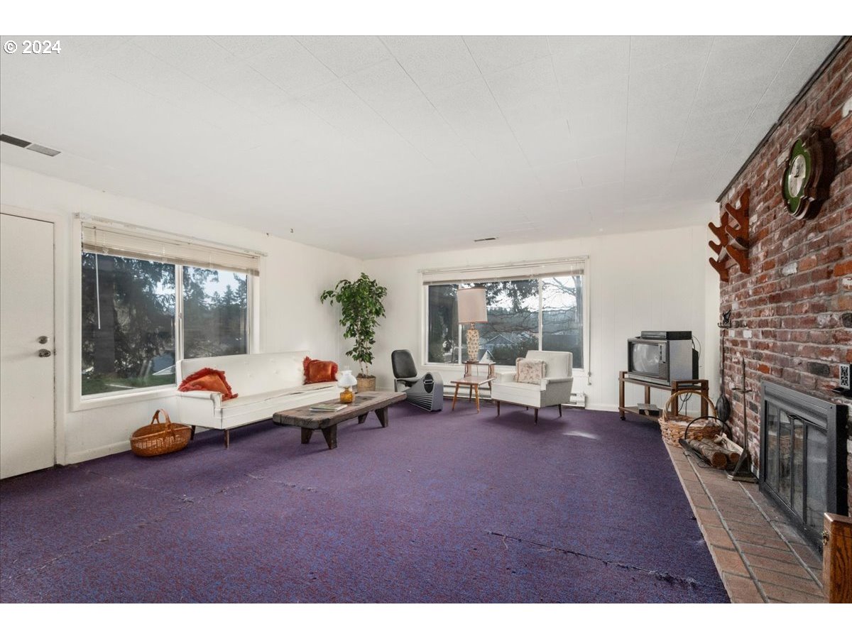 4901 NW WASHINGTON ST