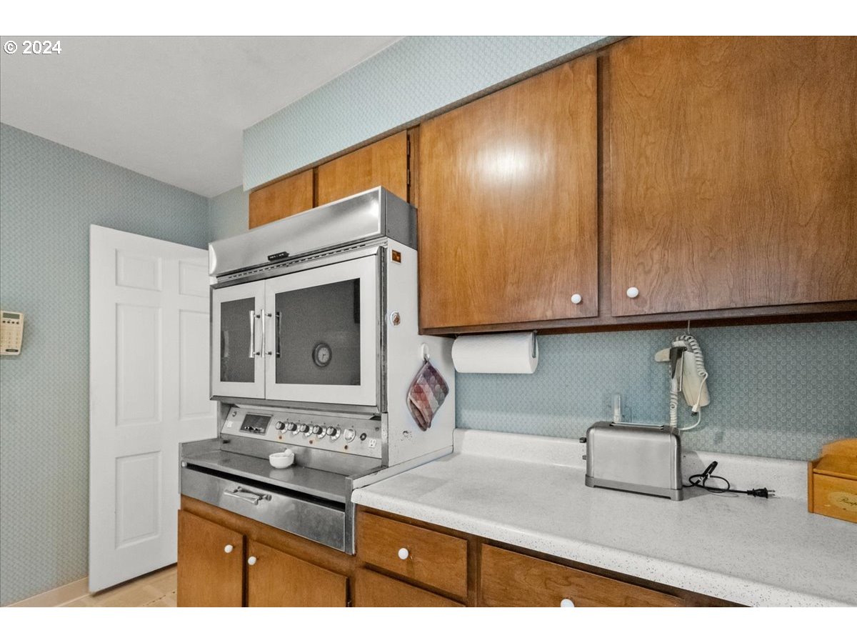 4901 NW WASHINGTON ST