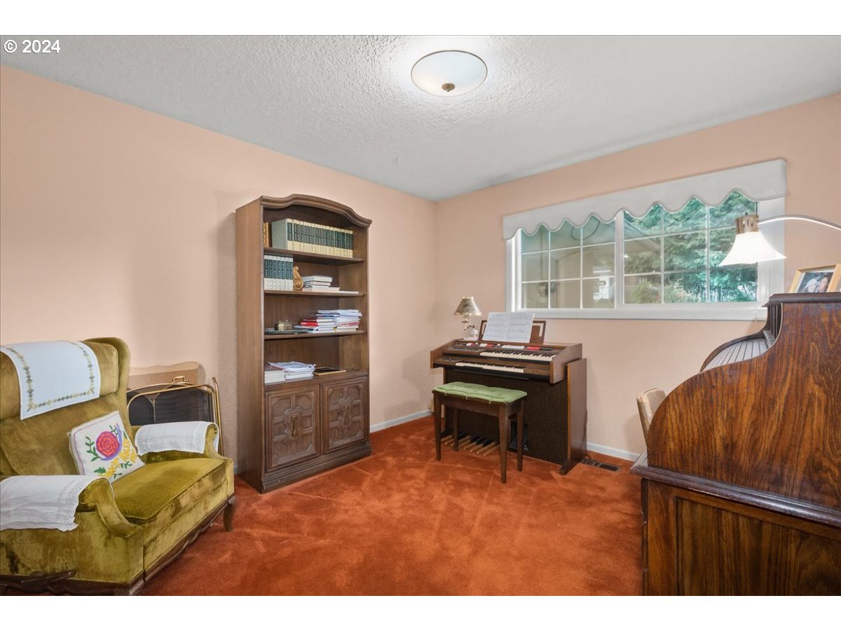 4901 NW WASHINGTON ST