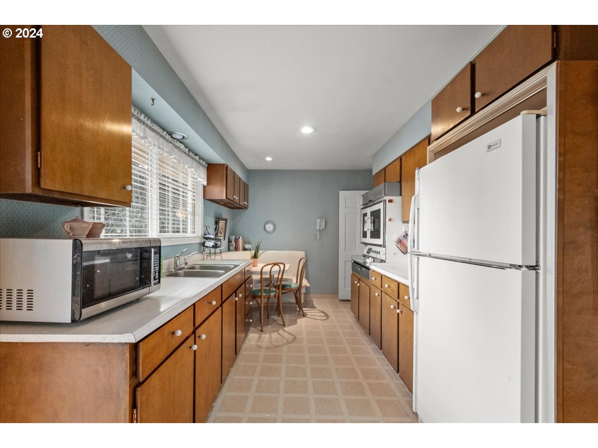 4901 NW WASHINGTON ST