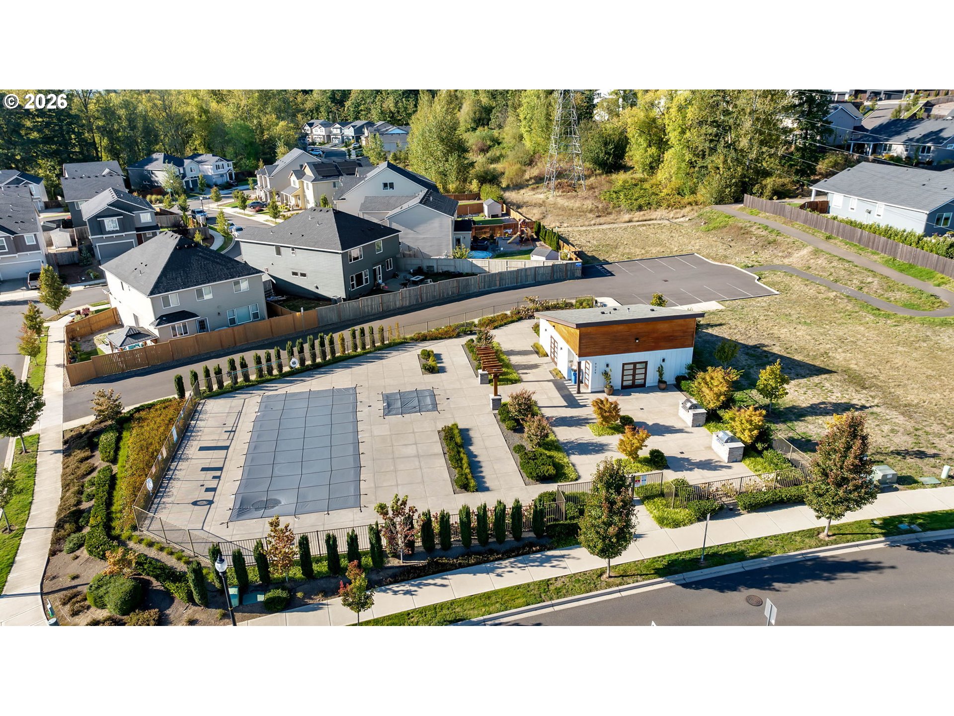 7410 N 93RD LOOP