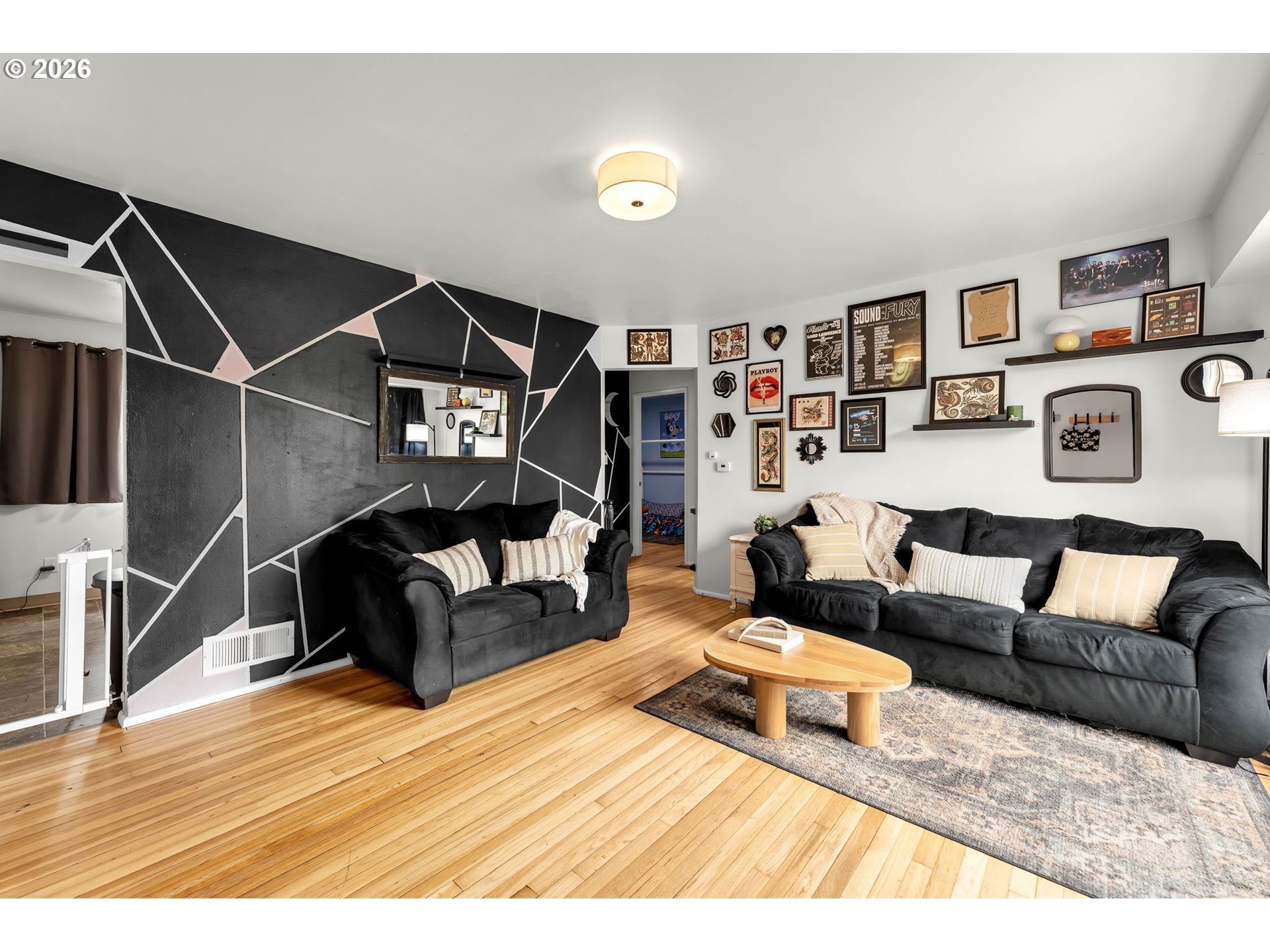 3809 THOMPSON AVE