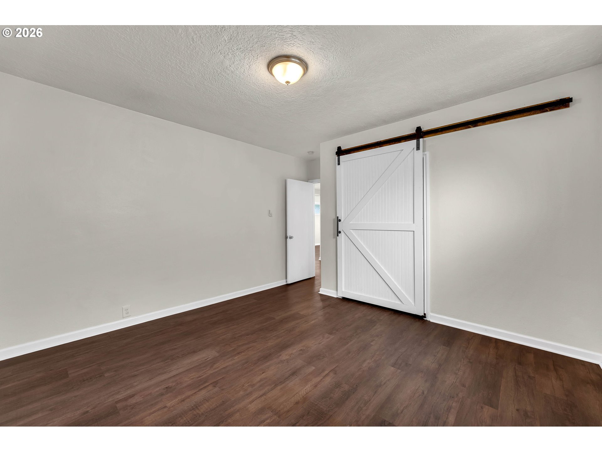 807 N 8TH AVE