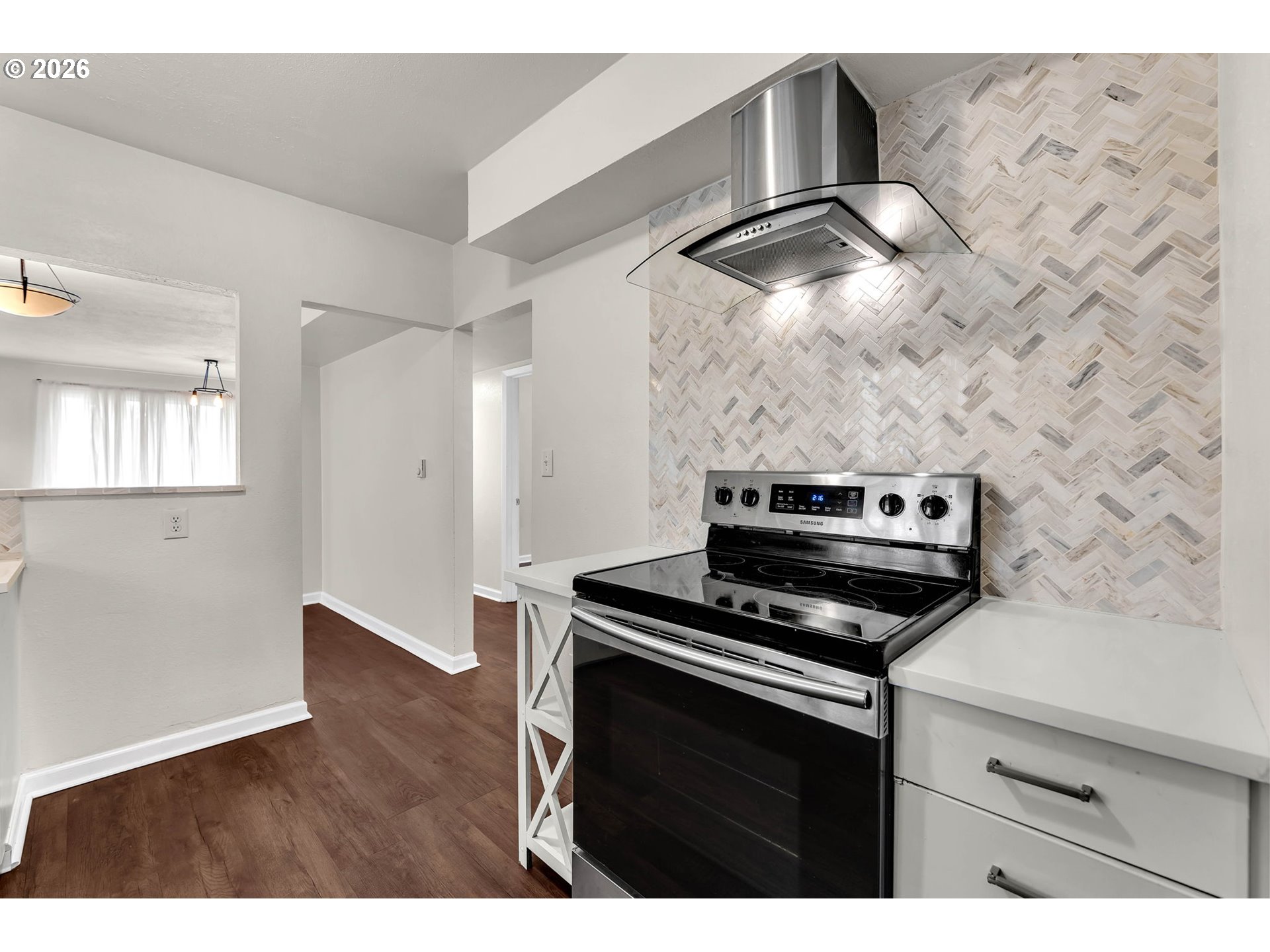 807 N 8TH AVE