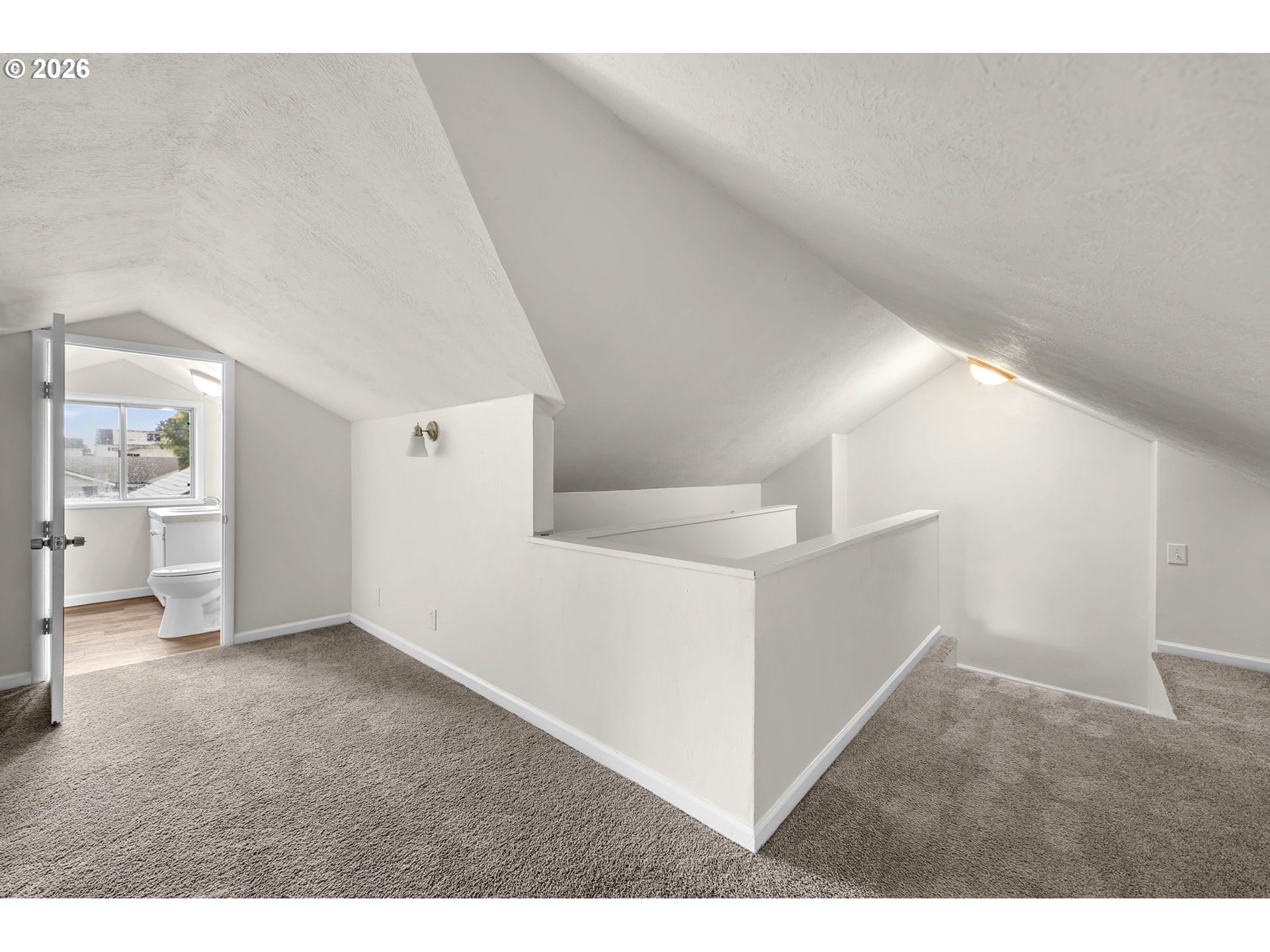807 N 8TH AVE