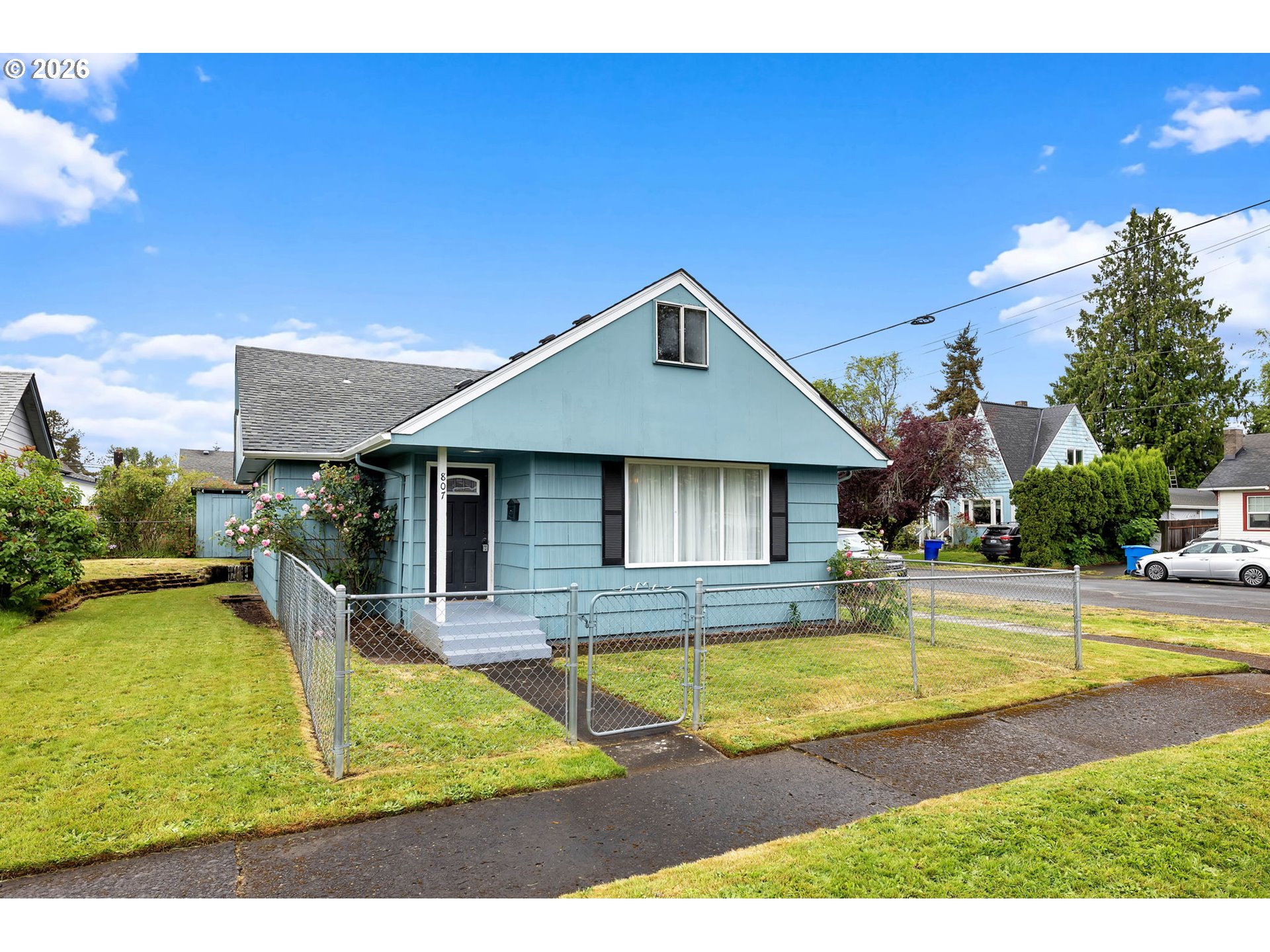807 N 8TH AVE