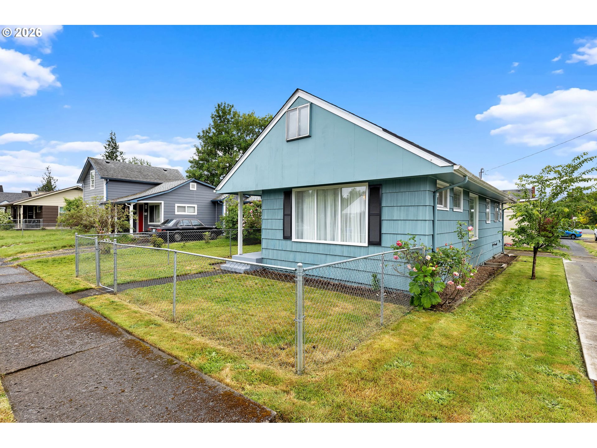 807 N 8TH AVE