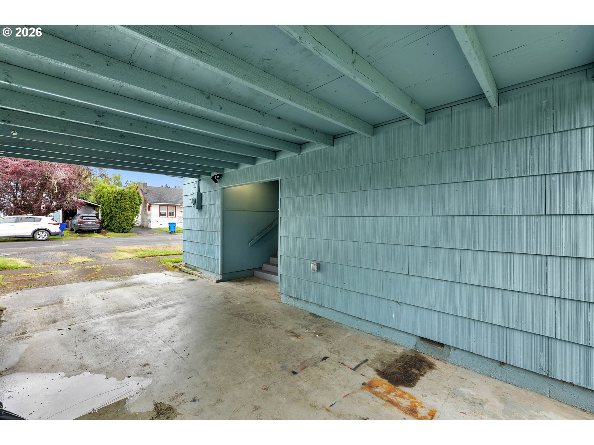 807 N 8TH AVE