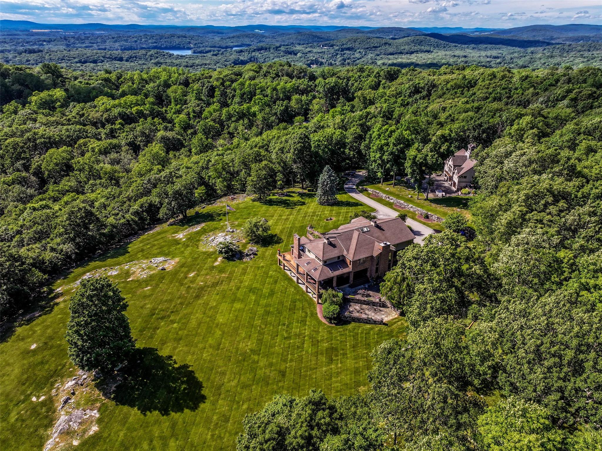 16 Reynwood Drive