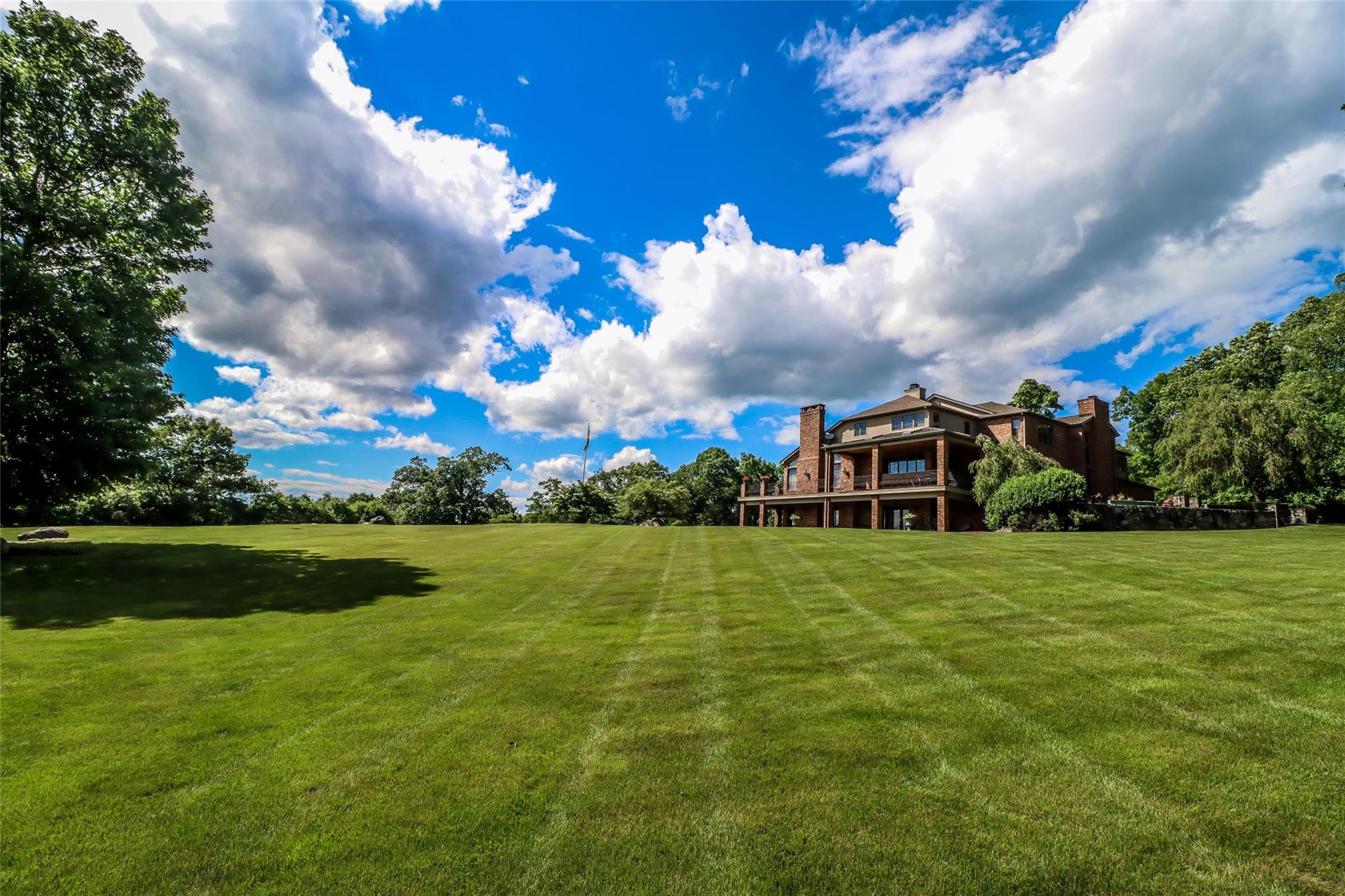 16 Reynwood Drive
