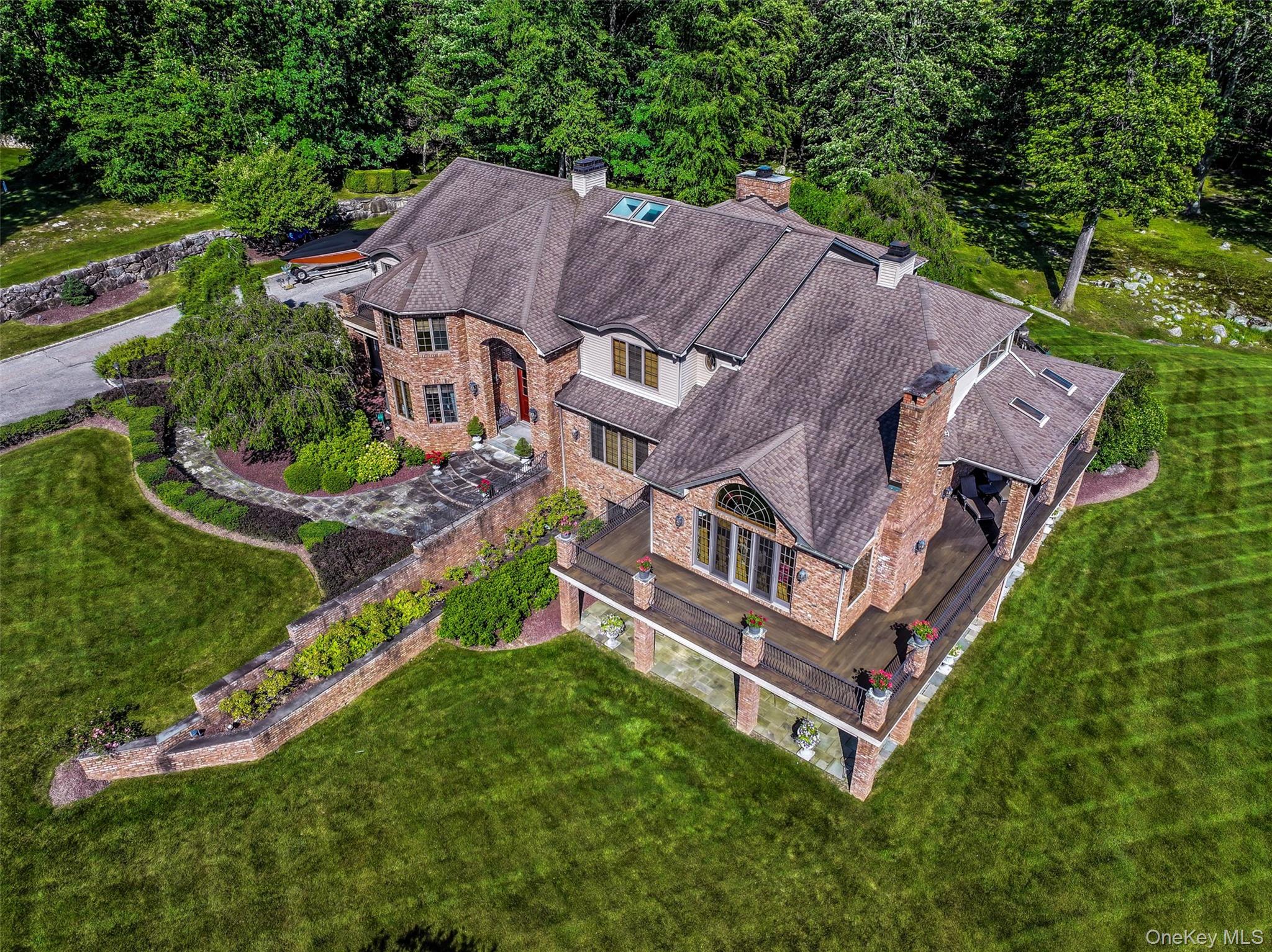 16 Reynwood Drive