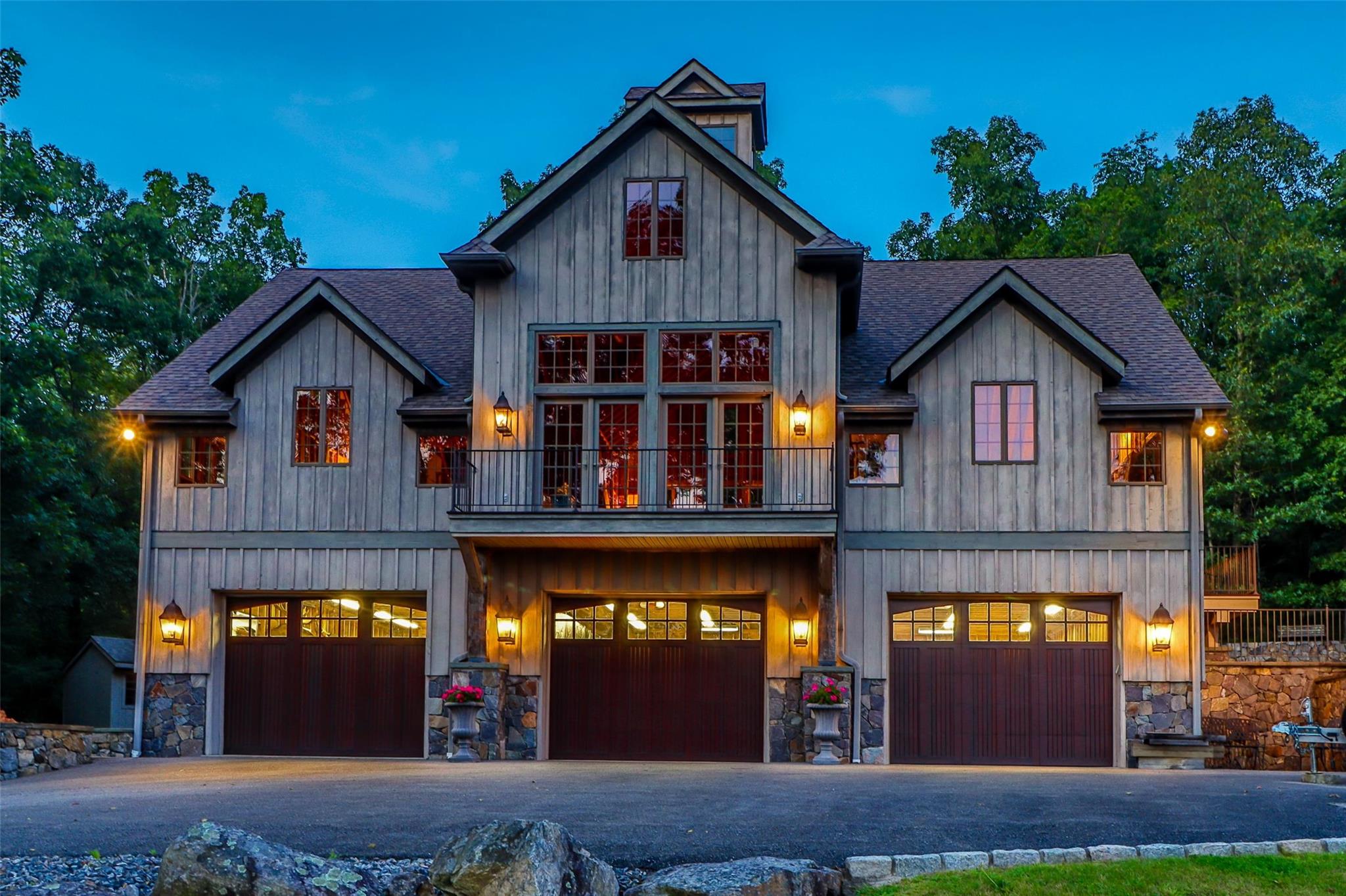 16 Reynwood Drive