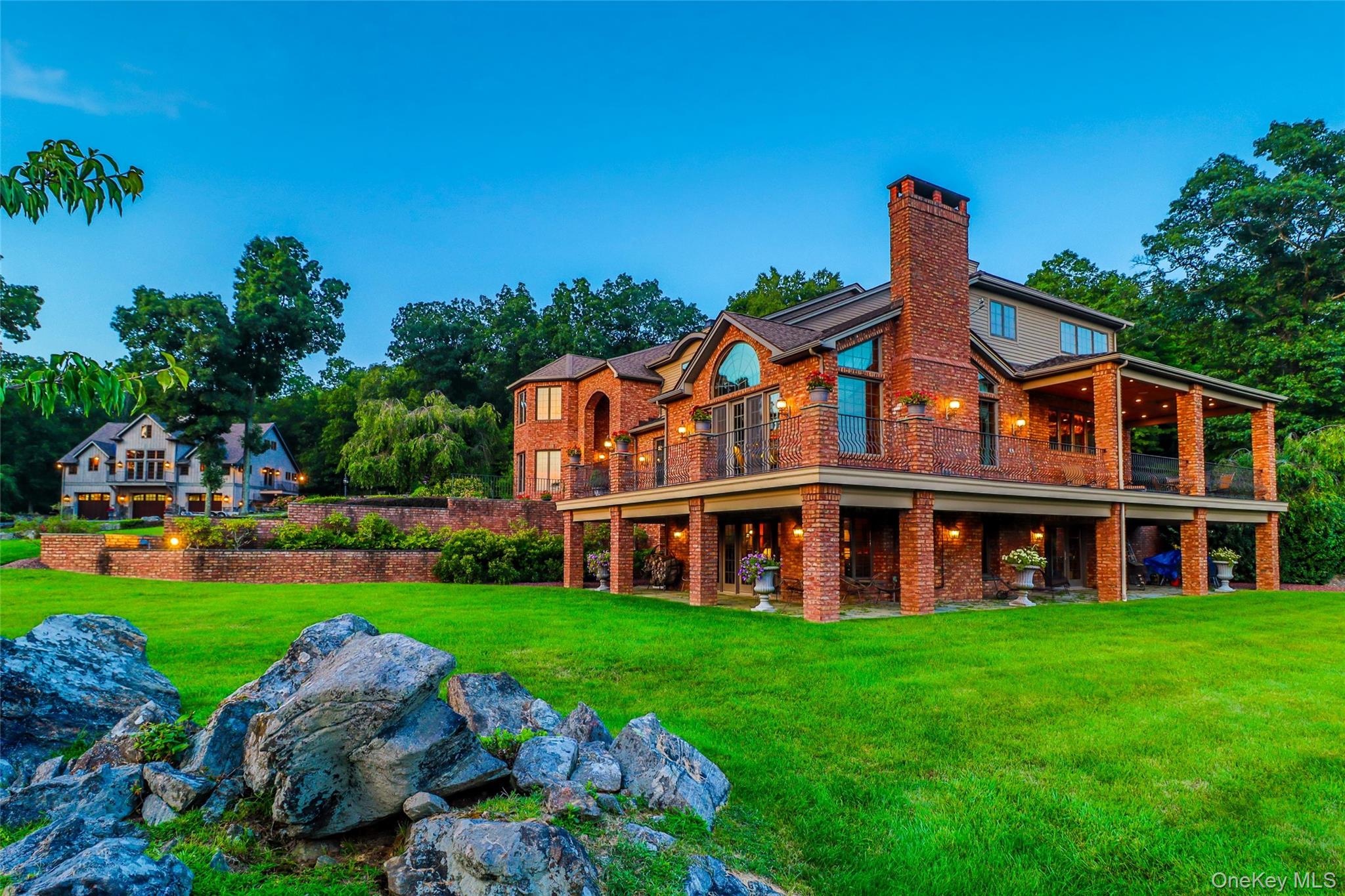 16 Reynwood Drive