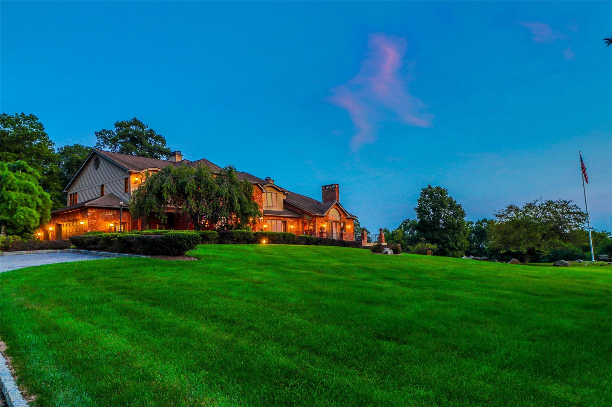 16 Reynwood Drive