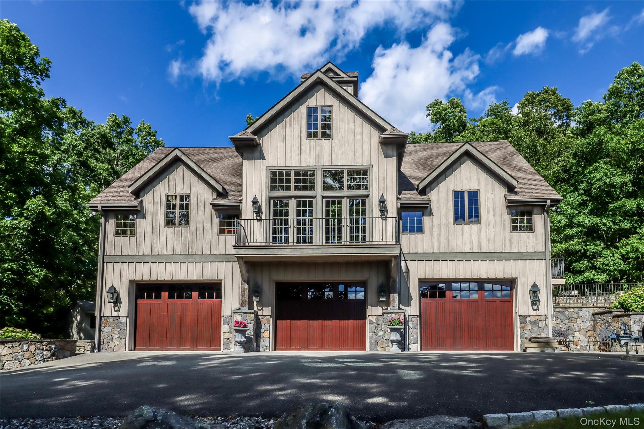 16 Reynwood Drive