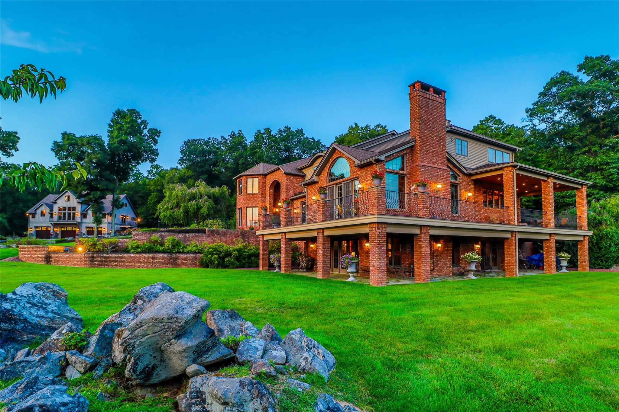 16 Reynwood Drive