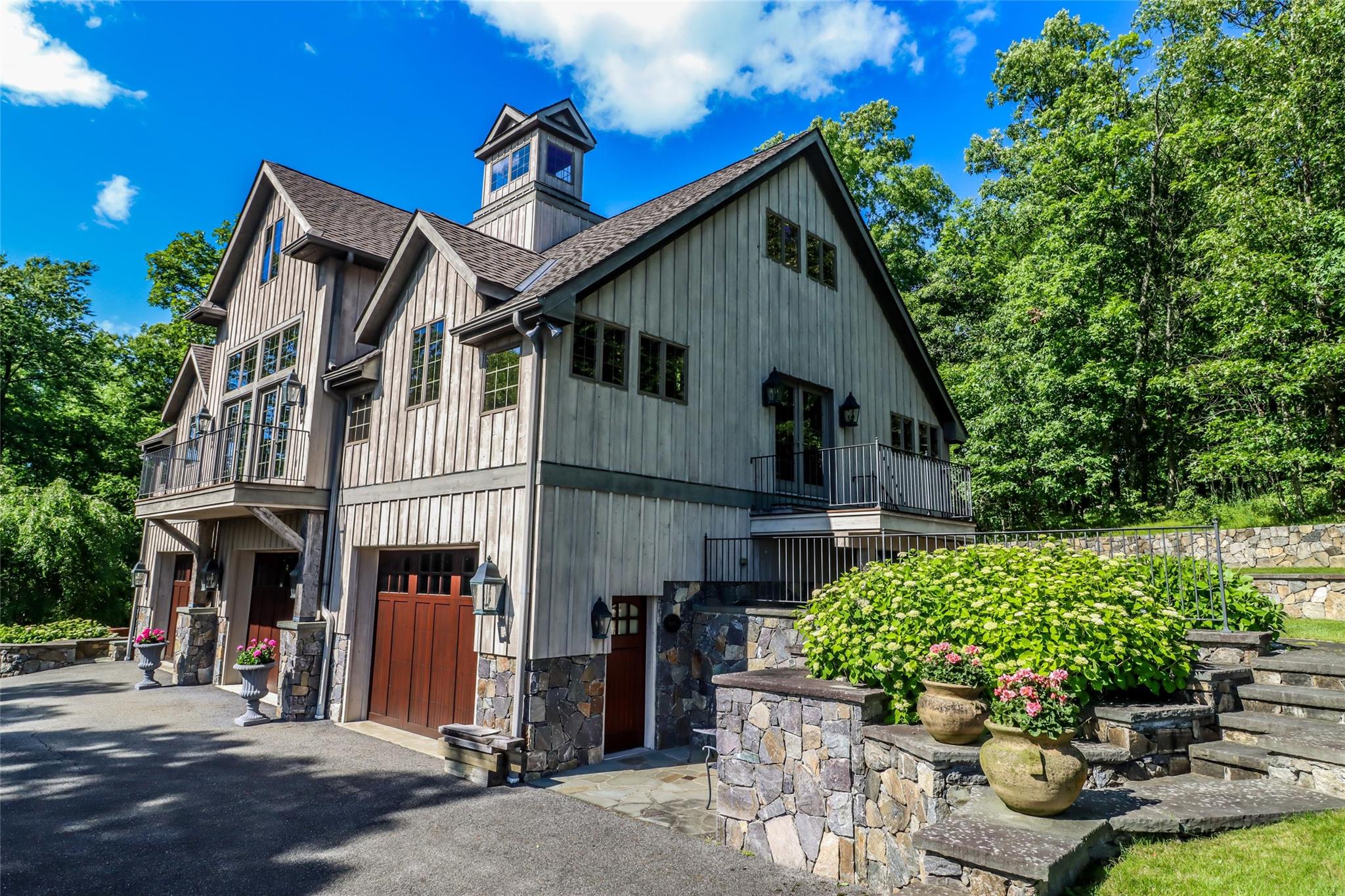 16 Reynwood Drive