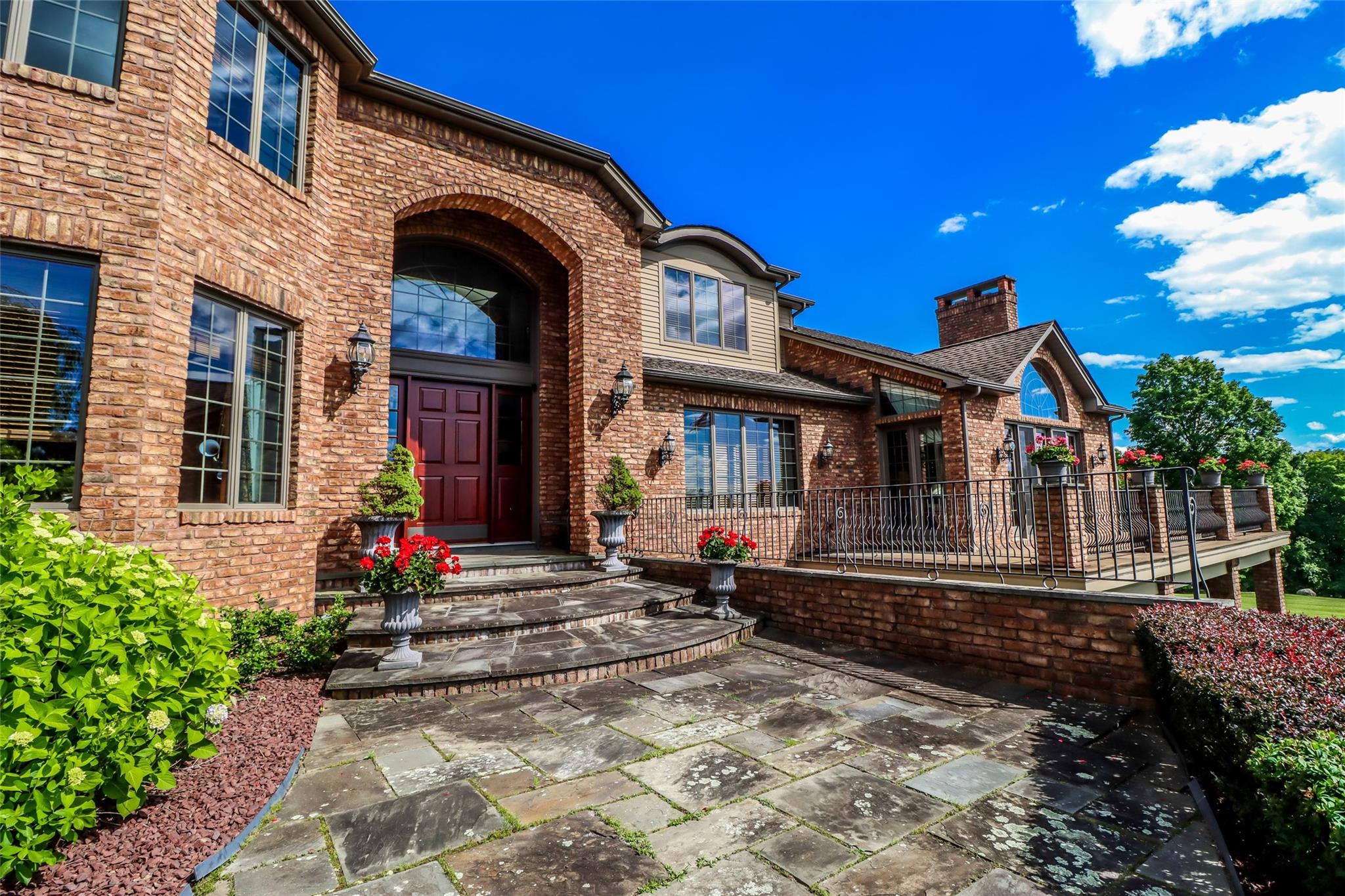 16 Reynwood Drive