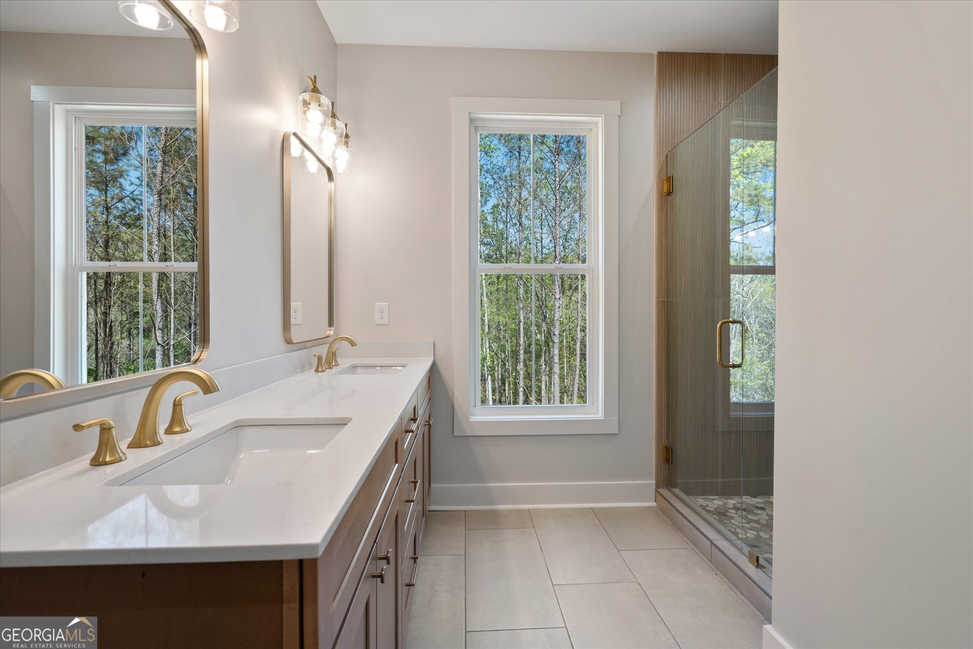 327 Crest Pointe S