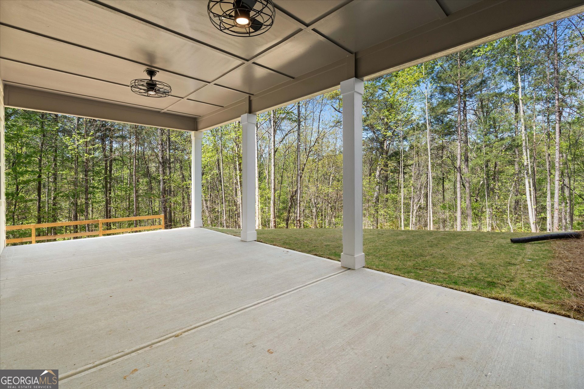 327 Crest Pointe S