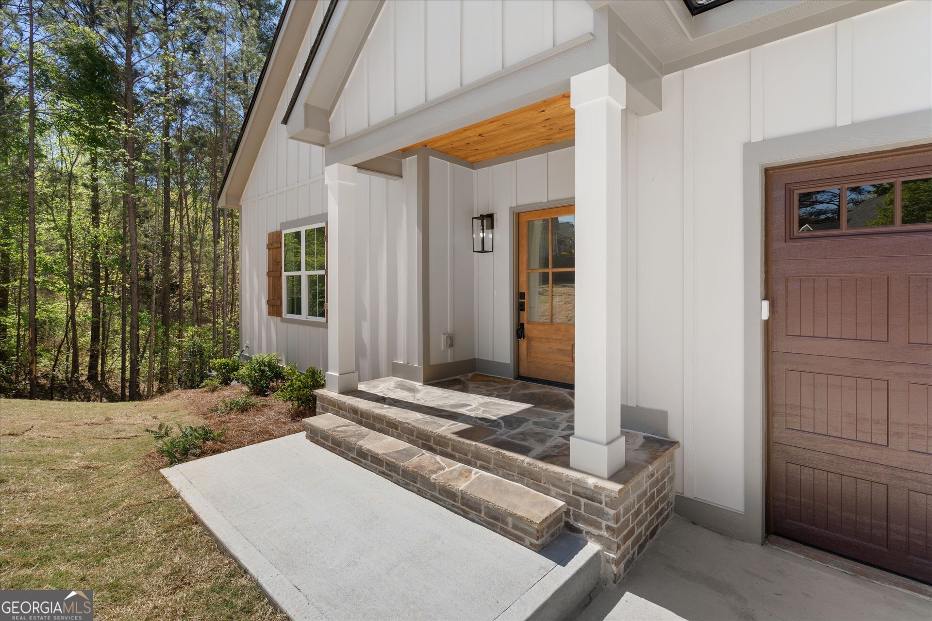 327 Crest Pointe S
