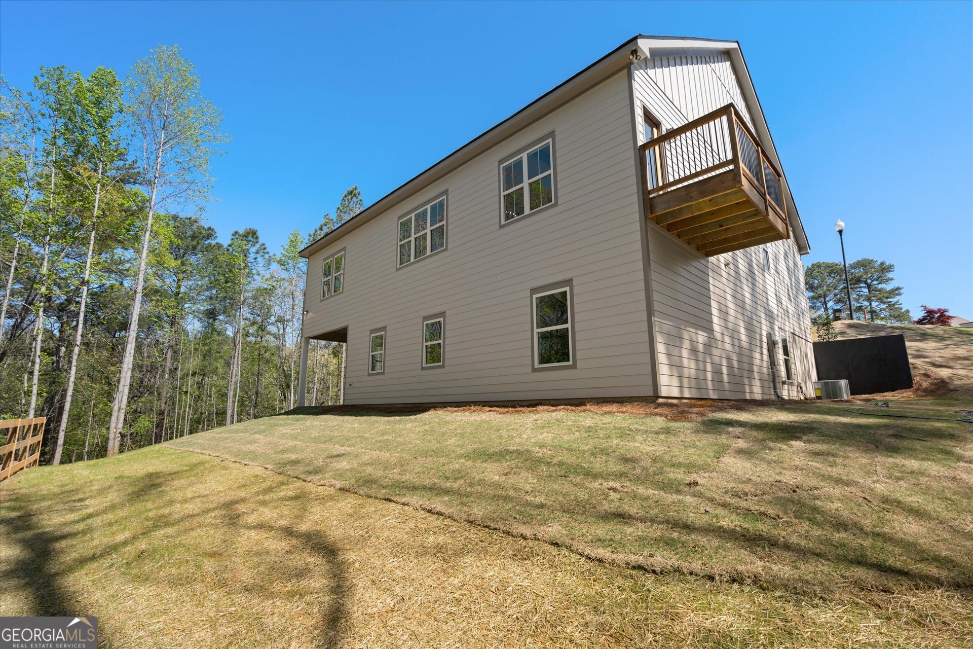 327 Crest Pointe S