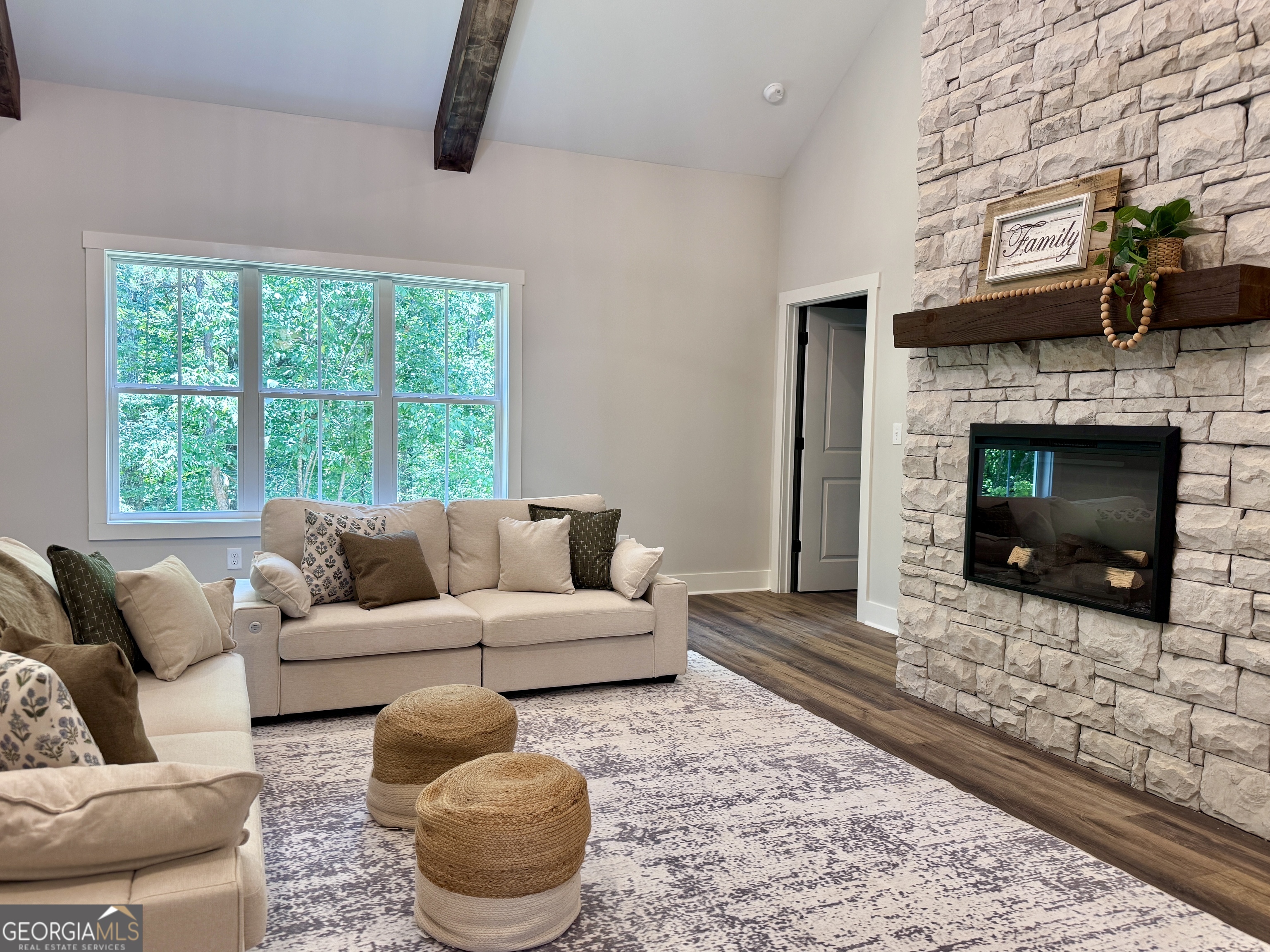 327 Crest Pointe S