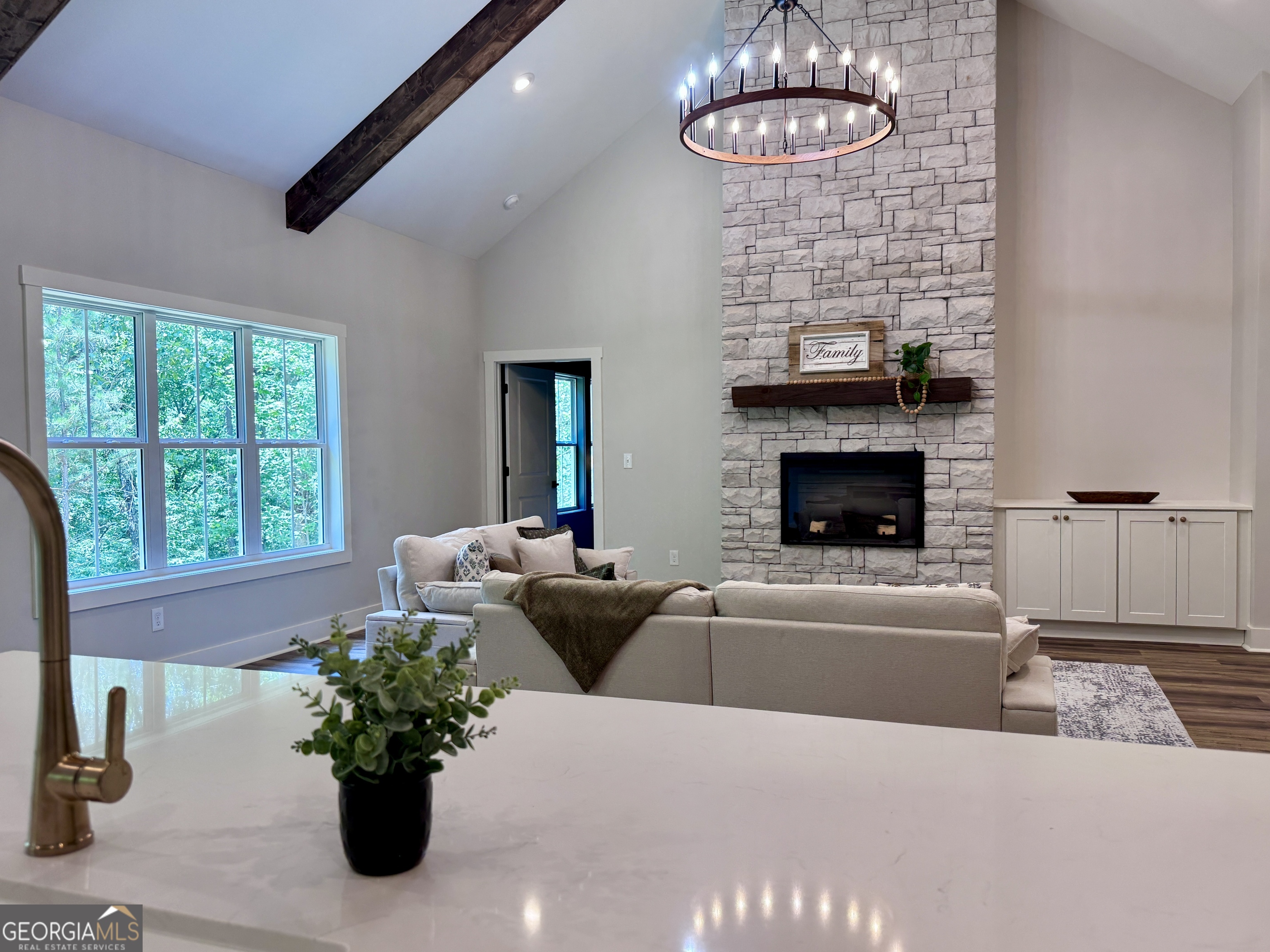 327 Crest Pointe S