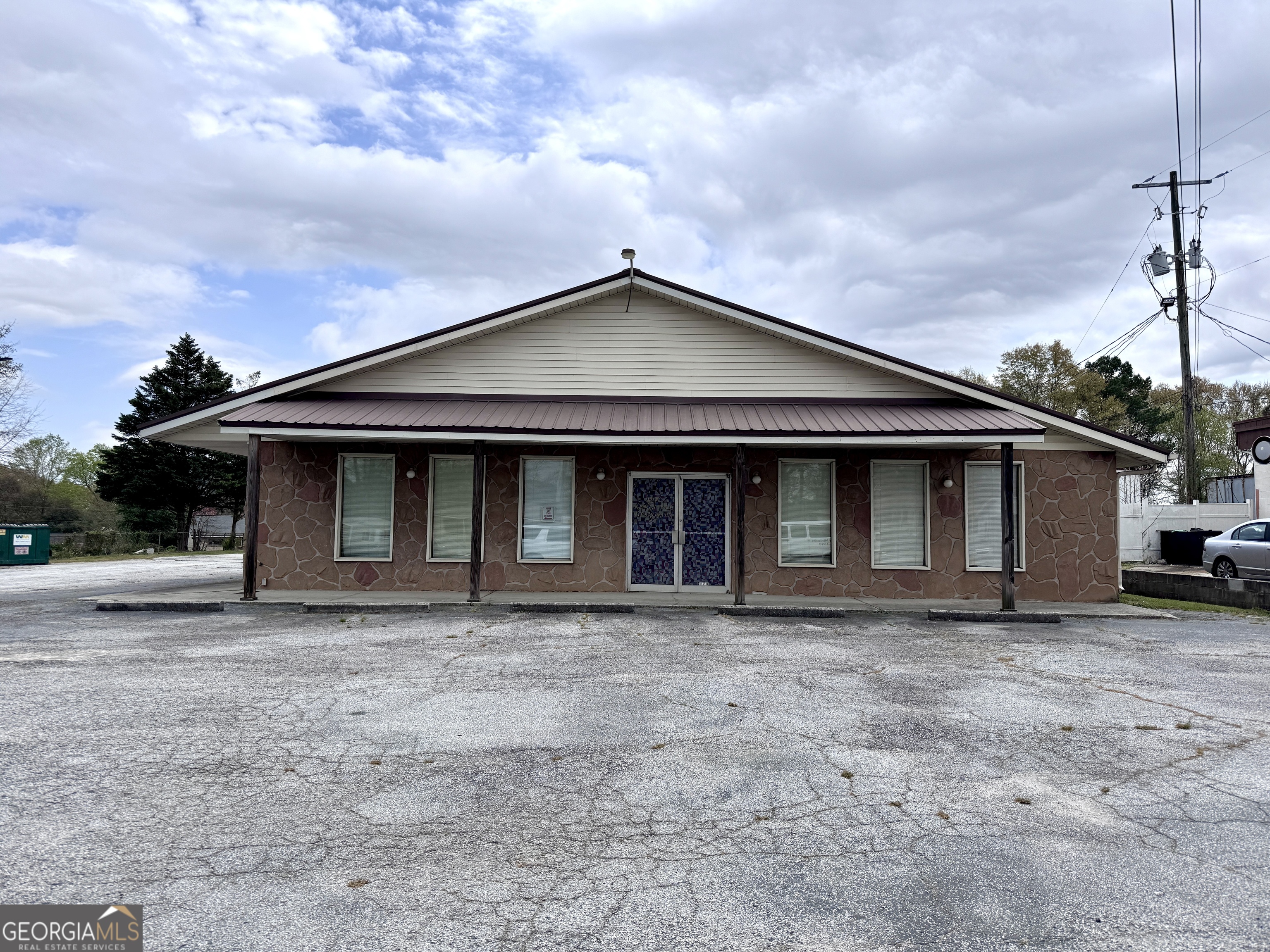 11431 Veterans Memorial Highway