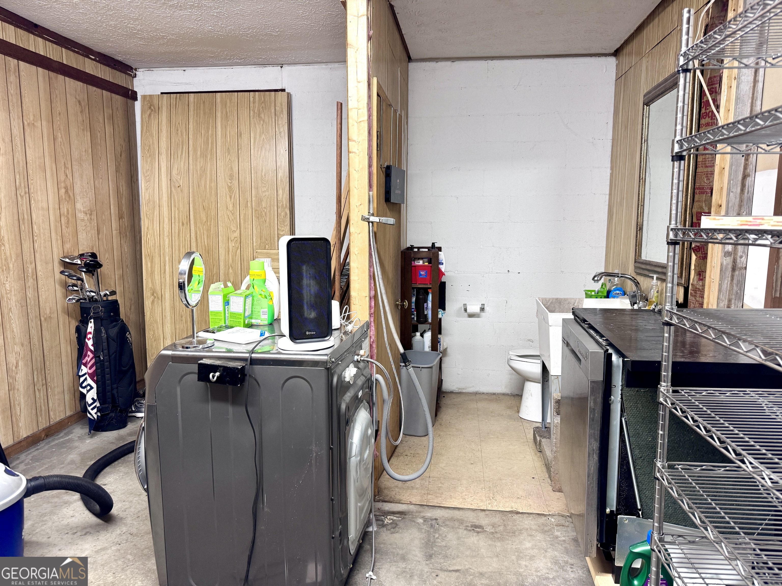 11431 Veterans Memorial Highway