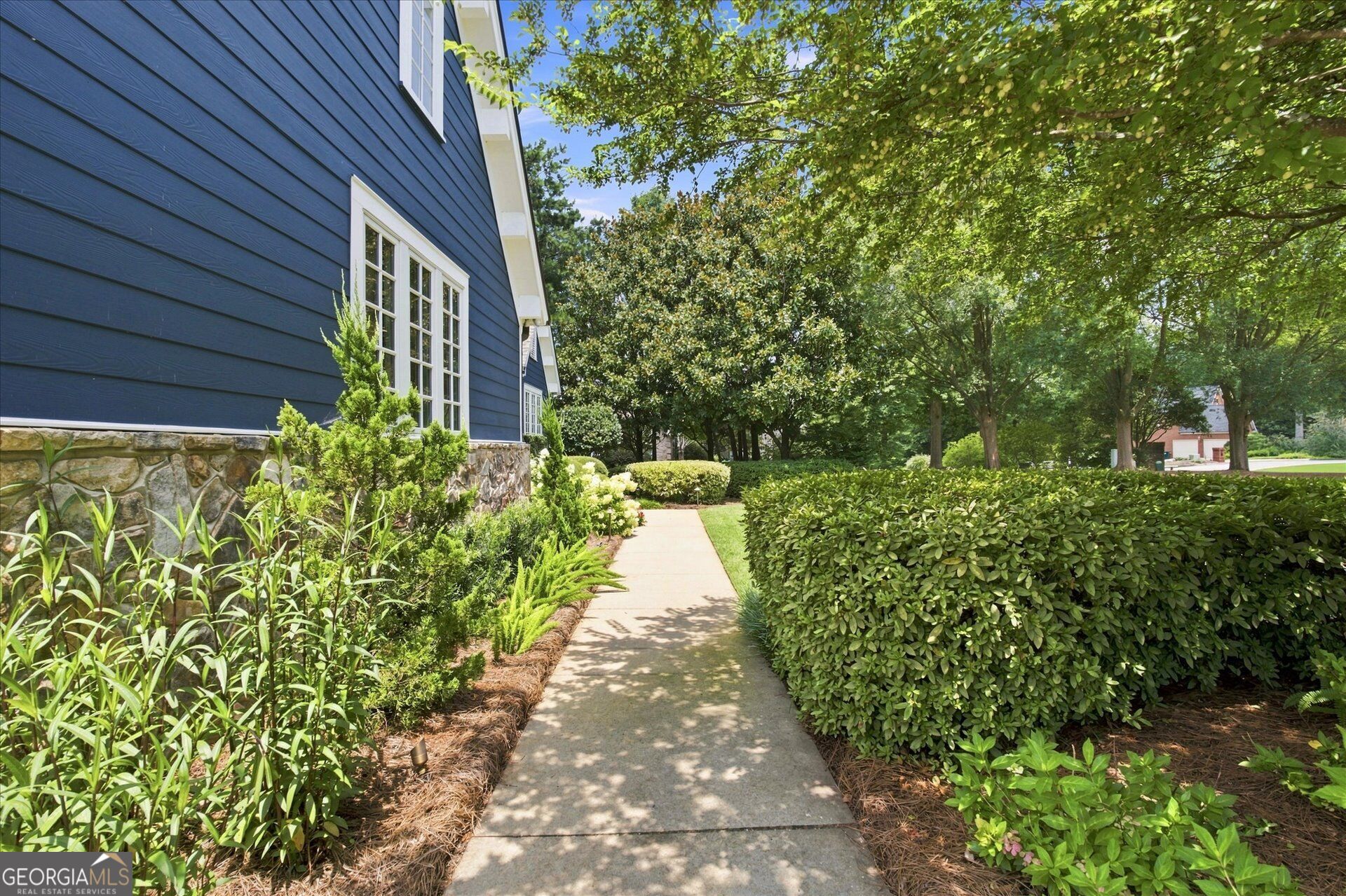 108 Oakmont Court