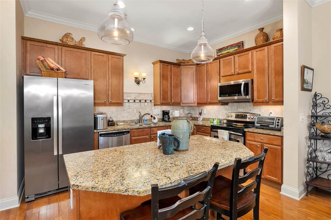 1104 Grand View Drive