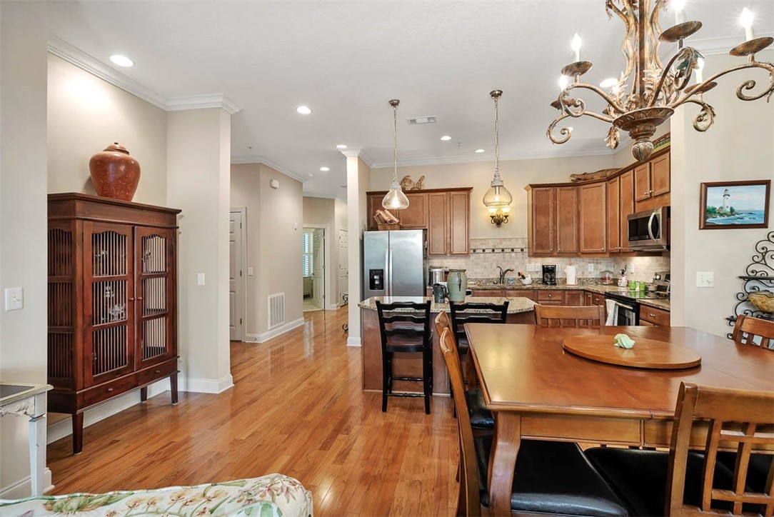 1104 Grand View Drive