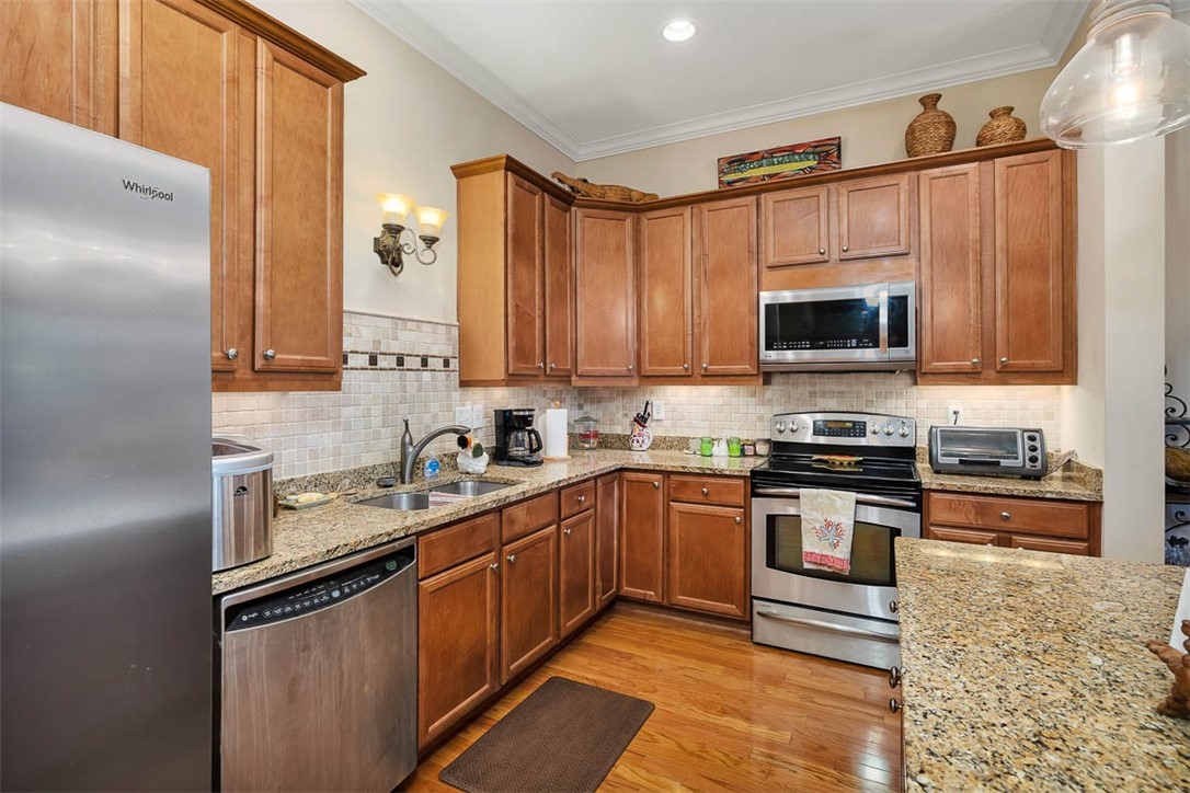 1104 Grand View Drive