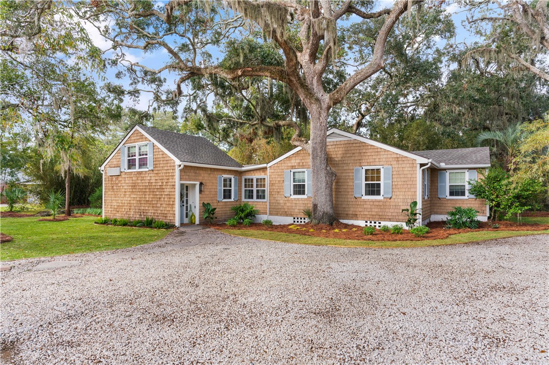 61 Maxwell Ave