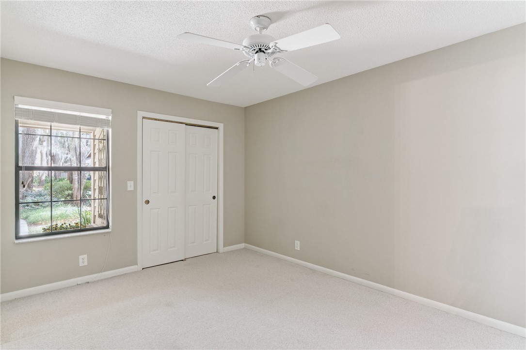 19 Bay Tree Court W