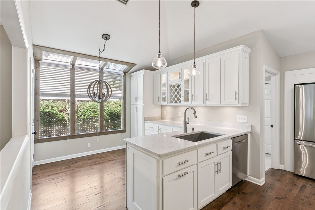 19 Bay Tree Court W