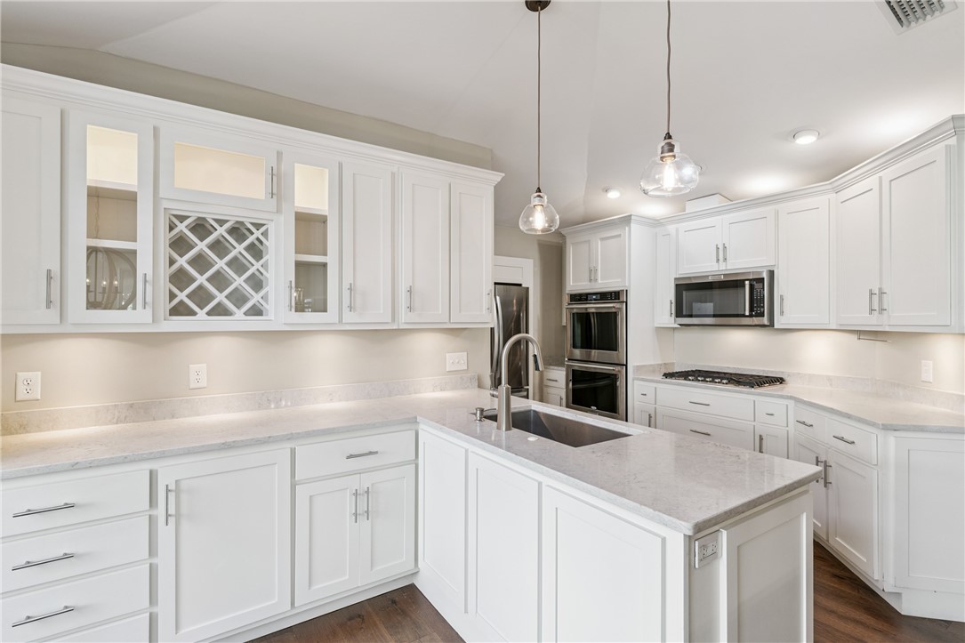 19 Bay Tree Court W