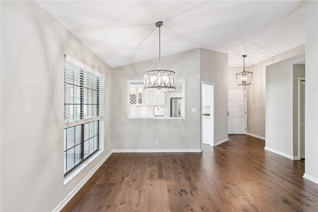 19 Bay Tree Court W