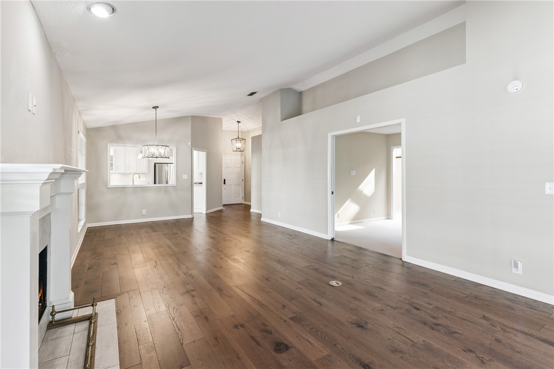 19 Bay Tree Court W