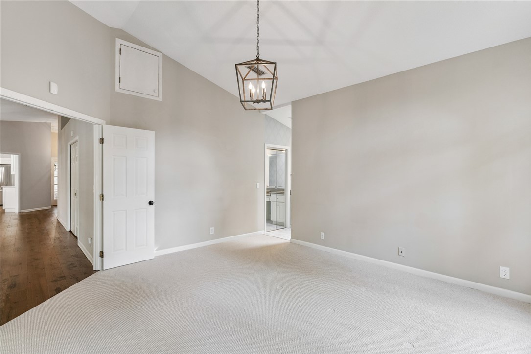 19 Bay Tree Court W