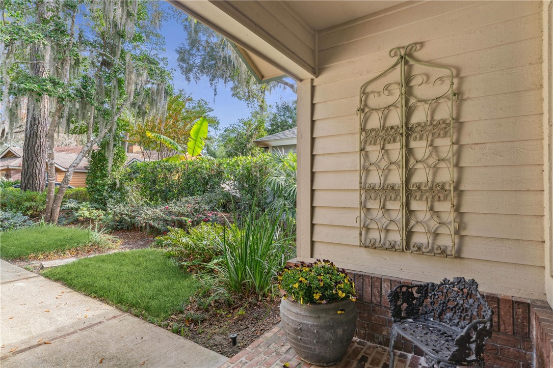 19 Bay Tree Court W