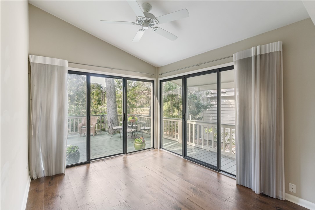 19 Bay Tree Court W