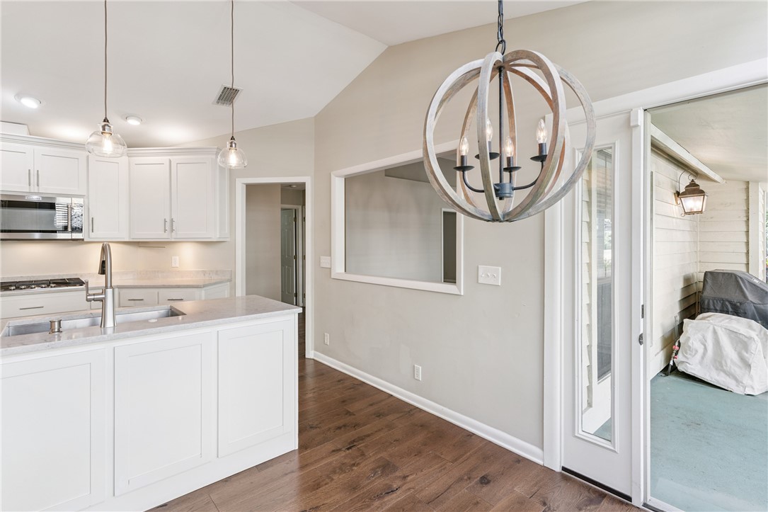 19 Bay Tree Court W