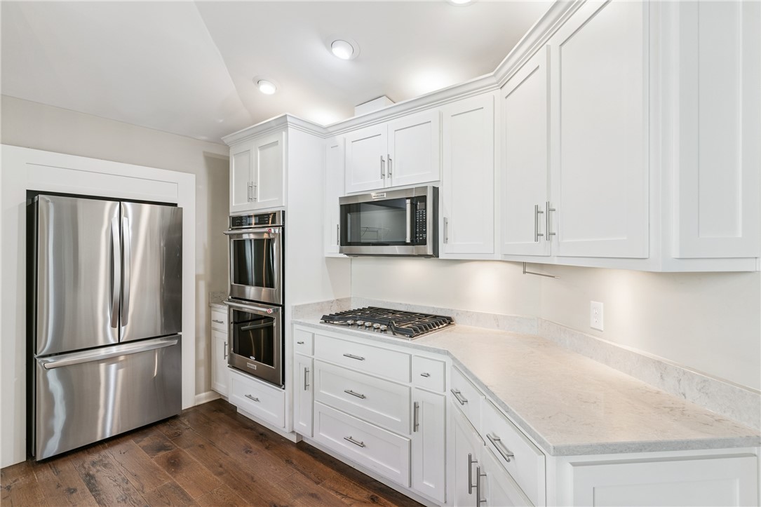 19 Bay Tree Court W