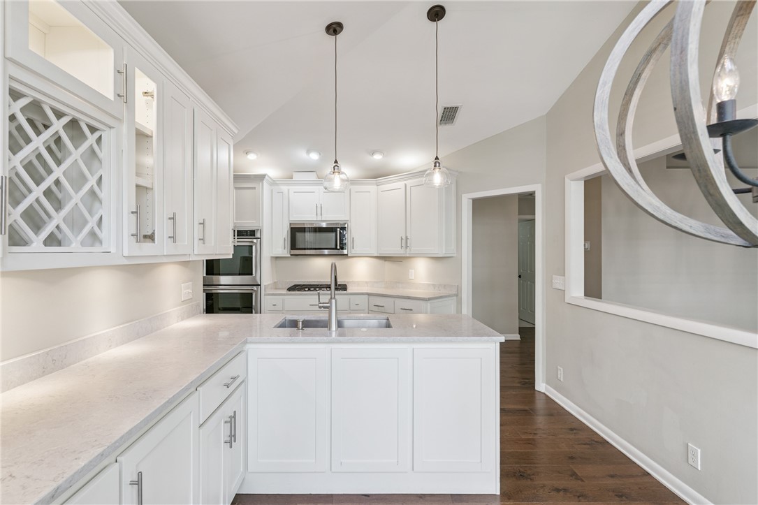 19 Bay Tree Court W