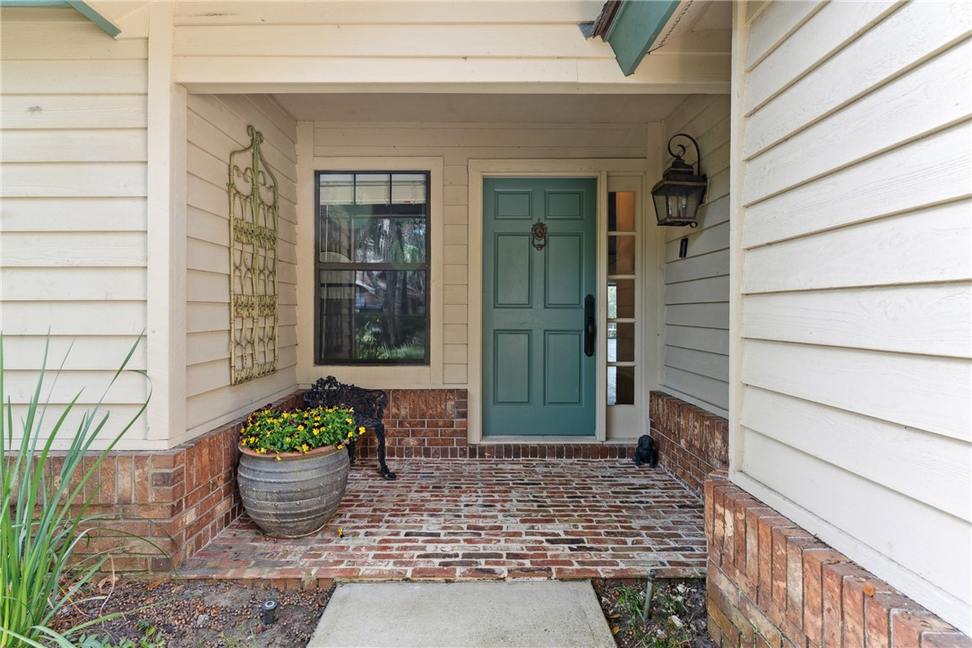 19 Bay Tree Court W