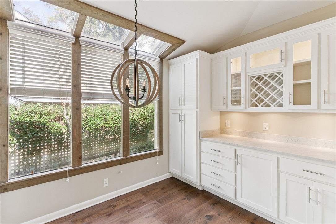 19 Bay Tree Court W