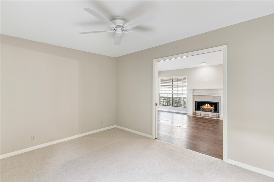 19 Bay Tree Court W